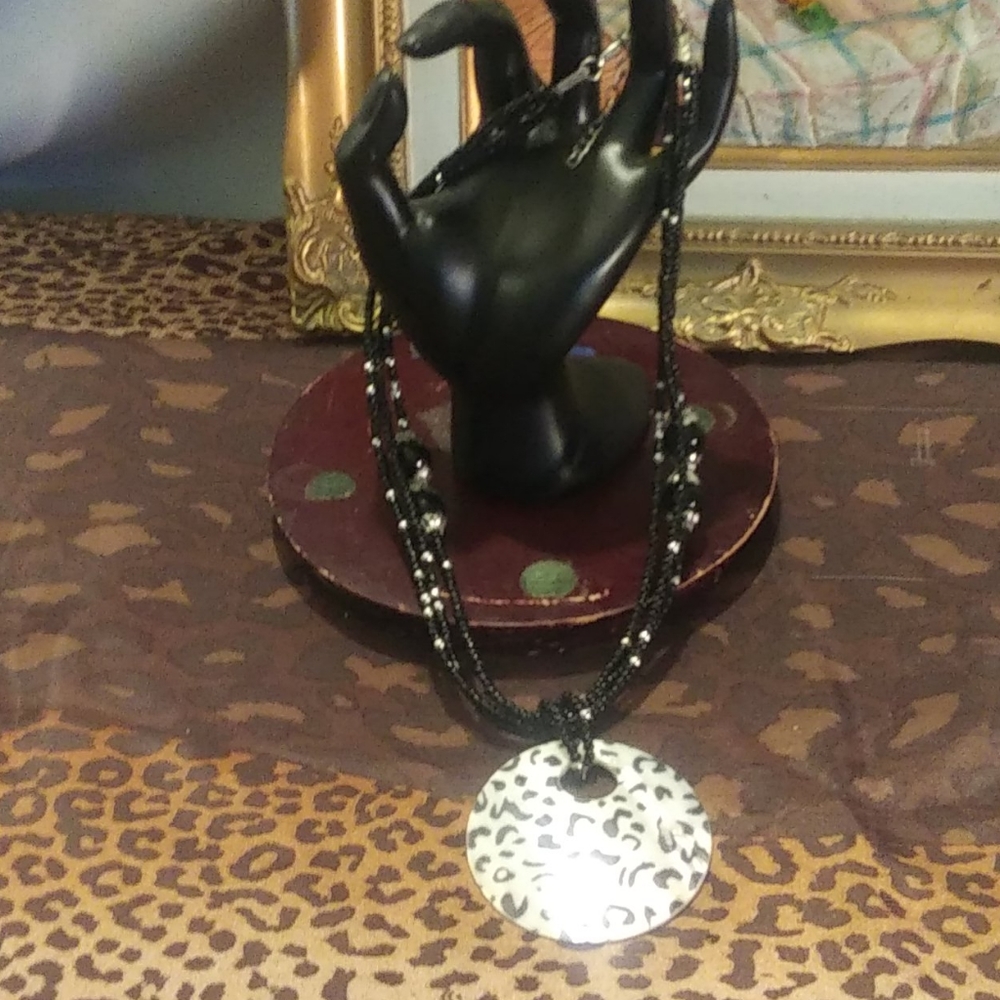 Ladies shell necklace